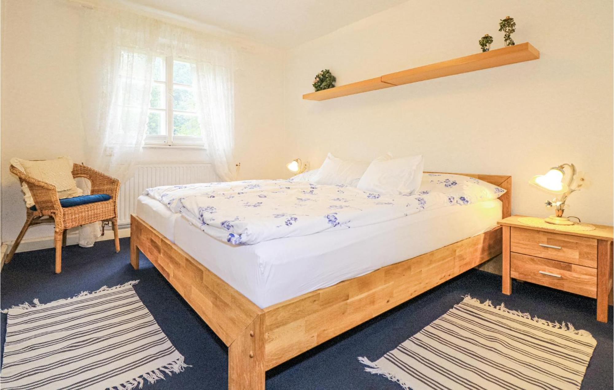Ferienwohnung Mit Seeblick Aldrans Esterno foto