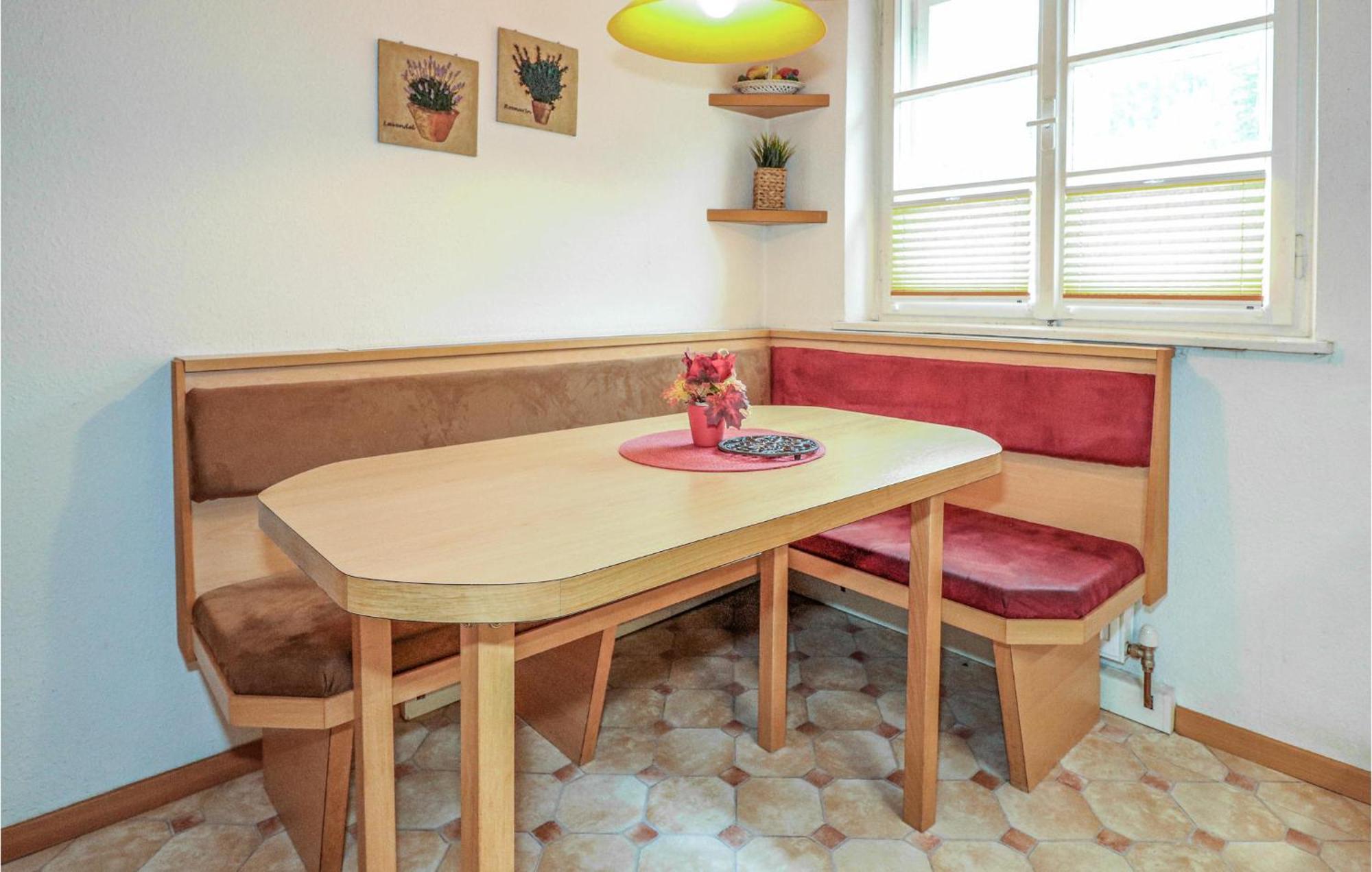 Ferienwohnung Mit Seeblick Aldrans Esterno foto