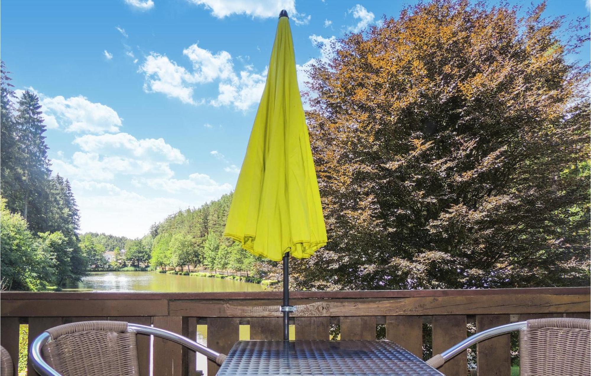 Ferienwohnung Mit Seeblick Aldrans Esterno foto